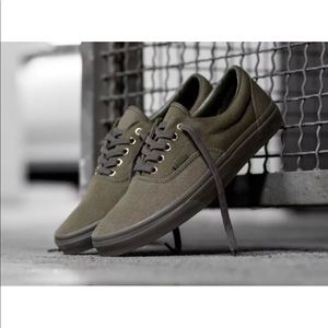 VANS SHOES ERA GOLD MONO SIZE 10
